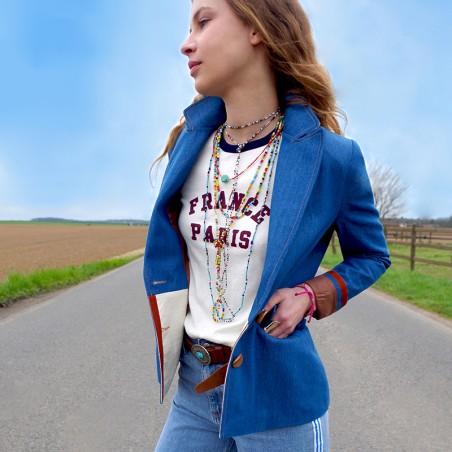 Blazer en jeans de coton avec dessous de col et demi-parementures en blanc cassé avec fine ganse uni caramel