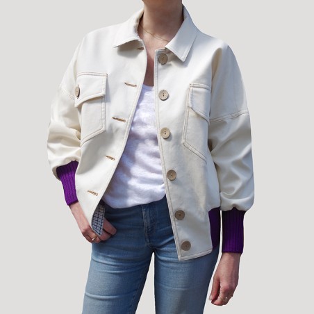 Blouson blanc bord côte violet