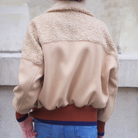 Blouson beige avec fourrure manches longues
