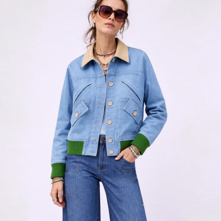 Blouson en jeans clair avec bord côte vert