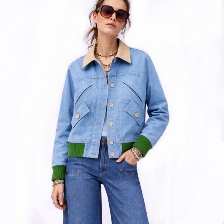 Blouson en jeans clair avec bord côte vert