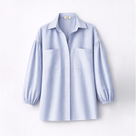 Chemisier à rayures blanches et ciel