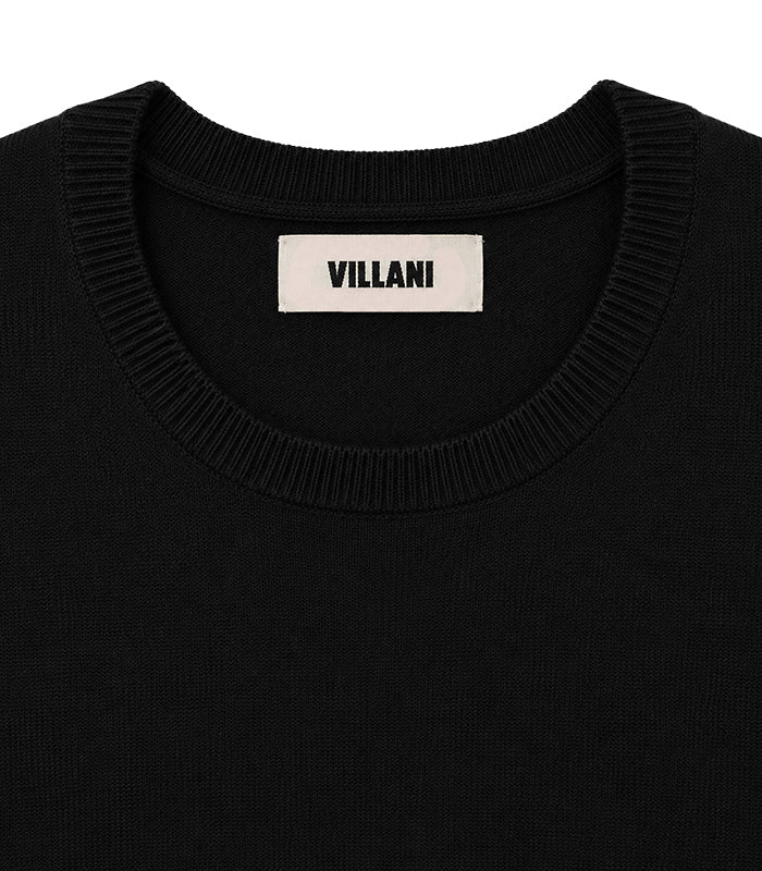 Black short-sleeved crew neck sweater