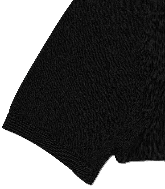 Black short-sleeved crew neck sweater